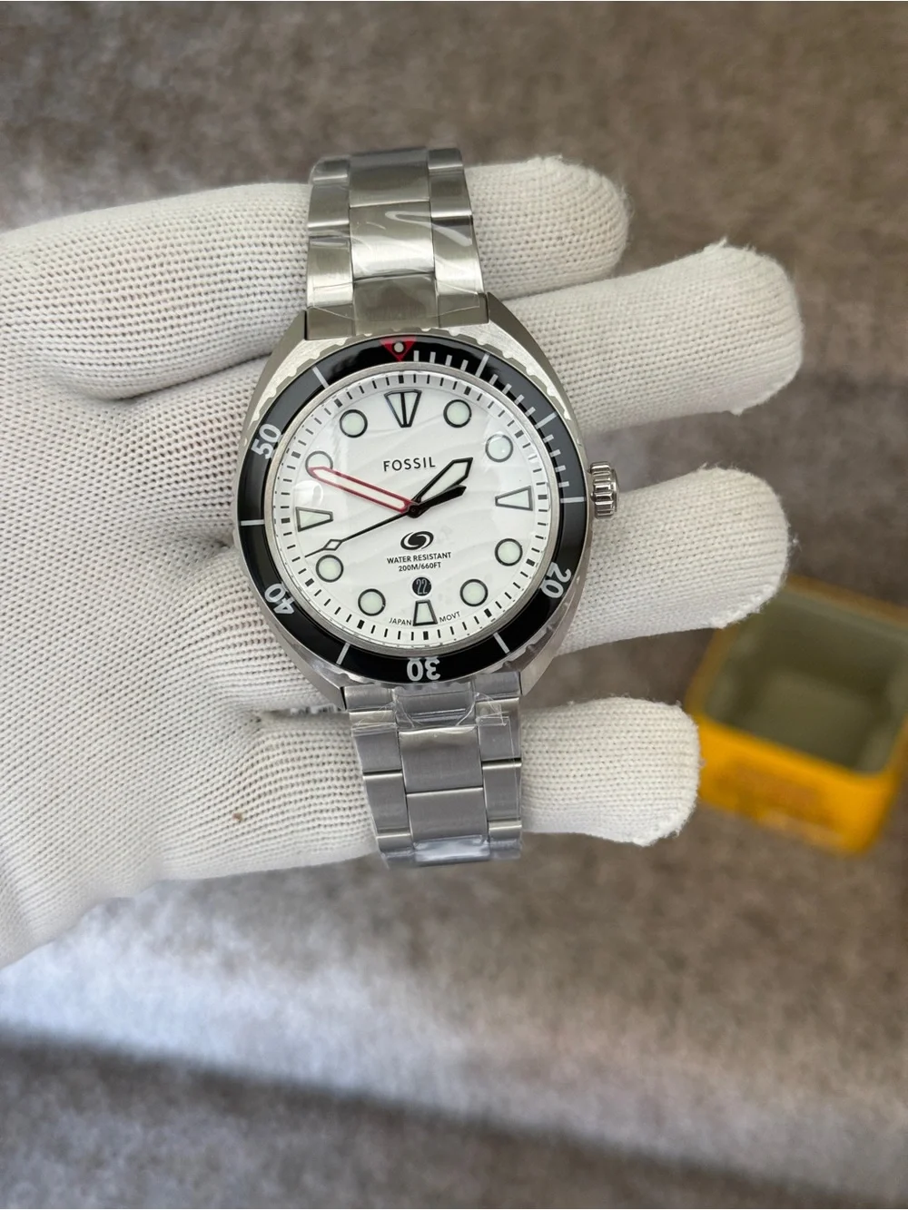 Fossil Stainless Steel Diver Watch - White Dial, Black Bezel Mens